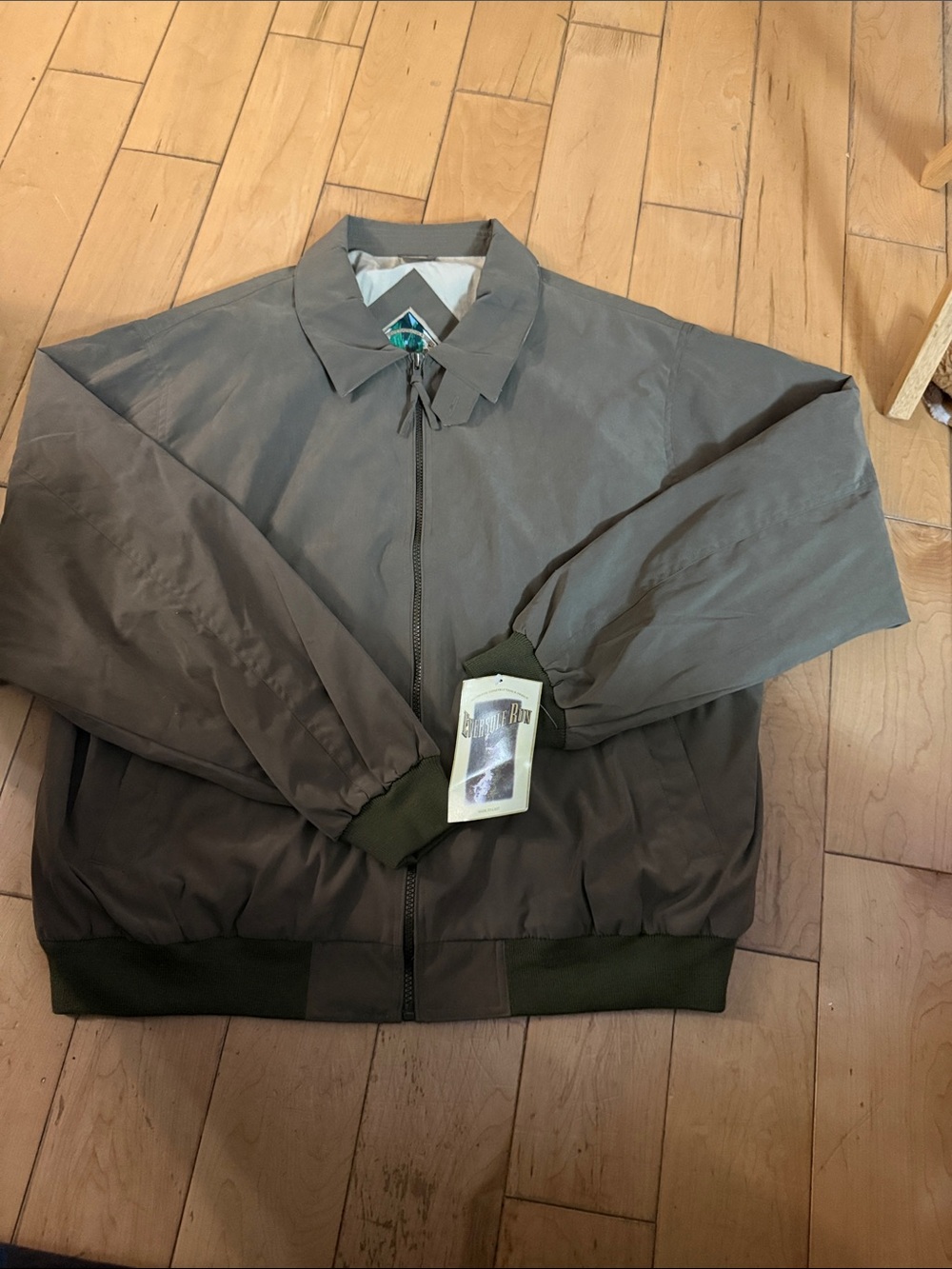 Vintage Men's Olive Green Zip-Front Bomber Jacket with Ribbed Trim